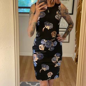 🖤 Metallic floral bodycon mini dress 🖤